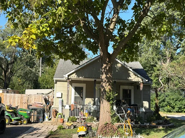 1408 S Pope Ave, Independence, MO 64055