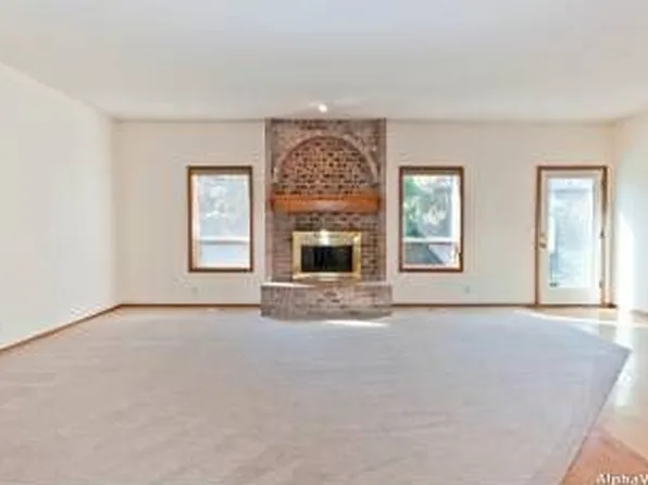 17614 NW Lonerock Dr, Portland, OR 97229