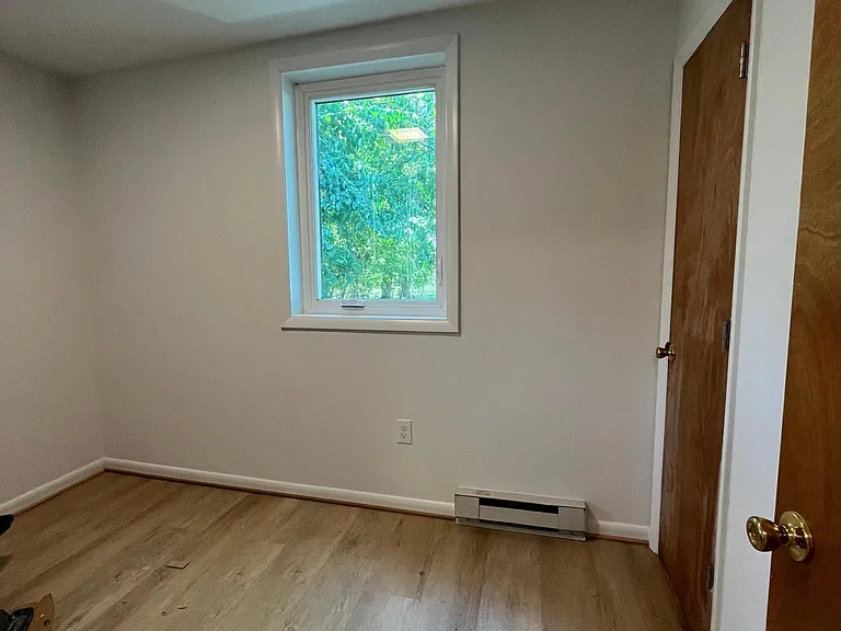 402 President Ln #B — Photo 13