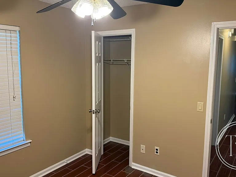 142 NE Shayna Dr — Photo 13