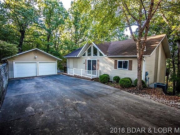 2nd image of 385 Woodland Pt
