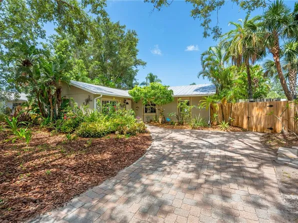 2630 Bucida Dr, Sarasota, FL 34232