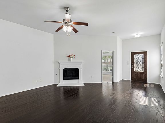 5th image of 10212 Bennet Dr