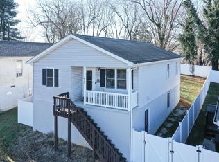 624 B St, Staunton, VA 24401