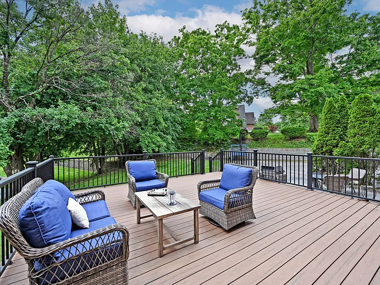12046 Timberlake Dr — Photo 63