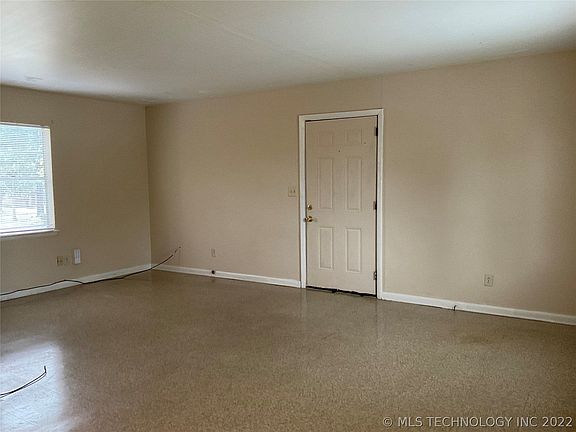 3rd image of 1208 S Jamestown Ave #1/2