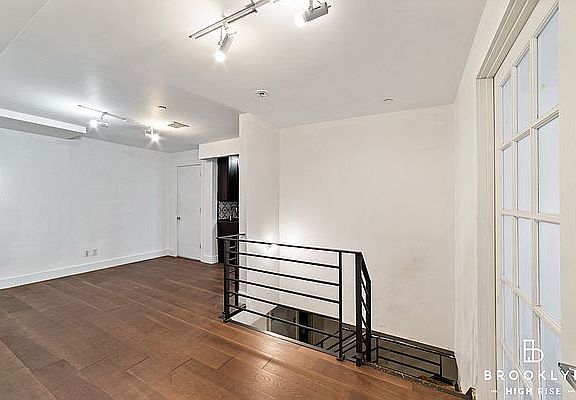 3rd image of 843 Dekalb Ave #1E