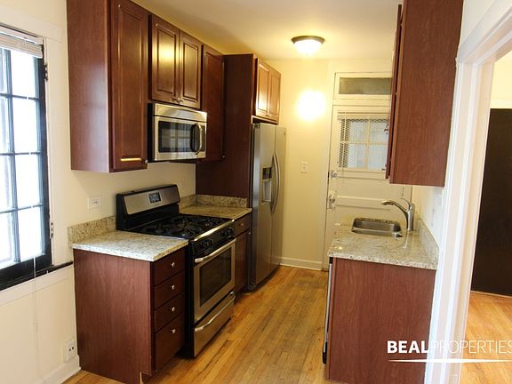 5th image of 2108 W Ainslie St #W2