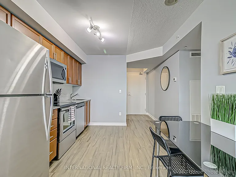 1420 Dupont St #911 — Photo 13