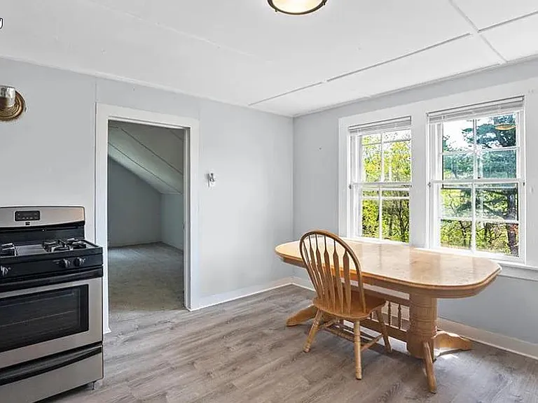 28 Windermere Ave #3 — Photo 3