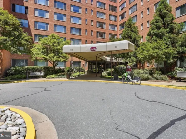 1111 Arlington Blvd APT 604, Arlington, VA 22209