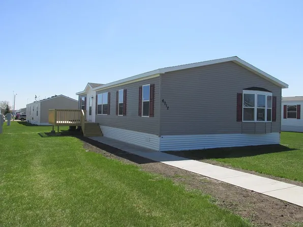 6012 S Prestwick Pl, Sioux Falls, SD 57106