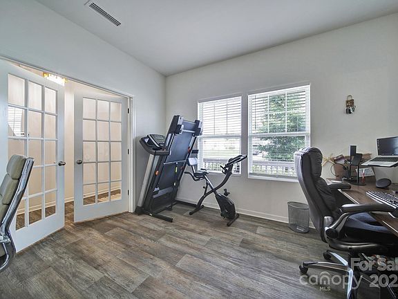 4th image of 5125 Thomasville Dr