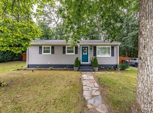 17 Mark St, Springfield, MA 01129