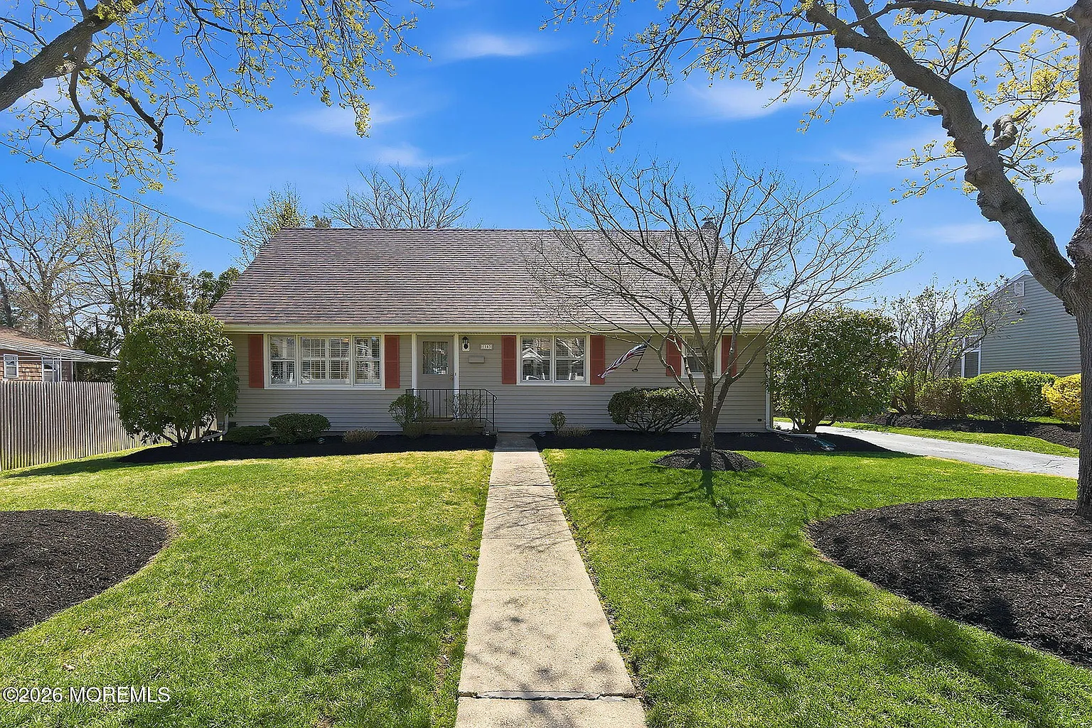 1103 Mohegan Road photo 1