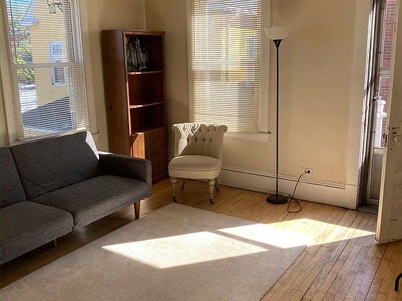 3rd image of 2022 Murray Hill Rd APT 2