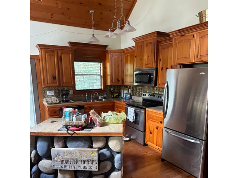 18676 W Woodhaven Dr — Photo 20
