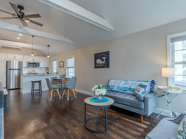 17 Kentville Terrace, Hampton, NH 03842