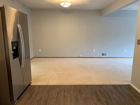 5th image of 28 Phinn Ave #1