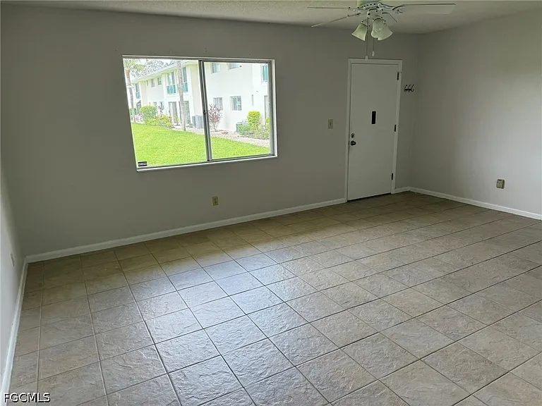 343 Joel Blvd #111 — Photo 7