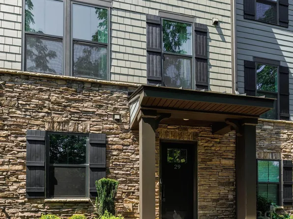 29 Rollins Ave, Greenville, SC 29607