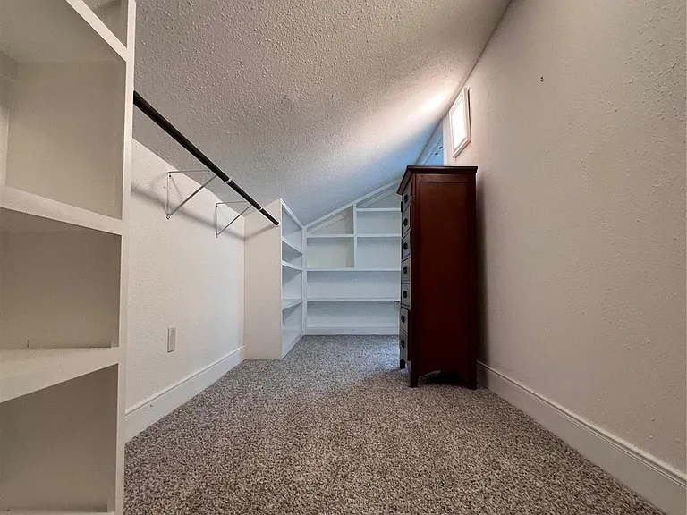 711 Worthshire St — Photo 32