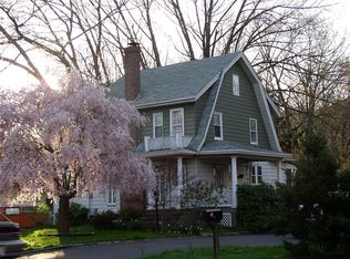 42 Greenbrook Rd, Green Brook, NJ 08812