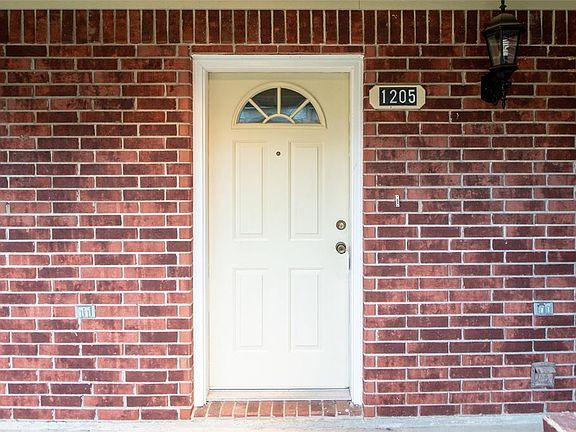 3rd image of 1205 Lovett St