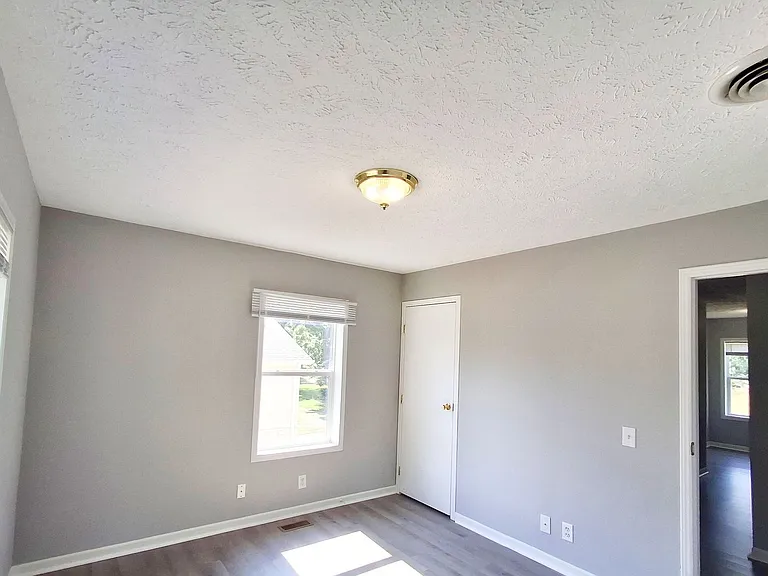 421 W Jefferson St — Photo 13