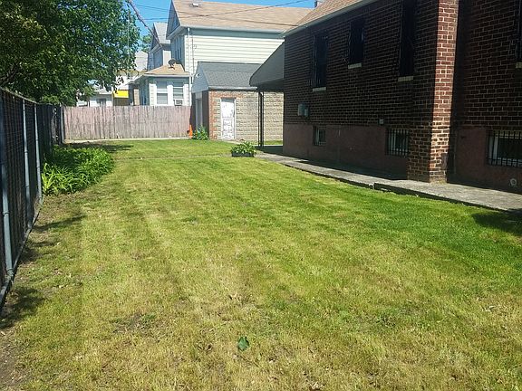 3rd image of 12009 Lakeview Blvd