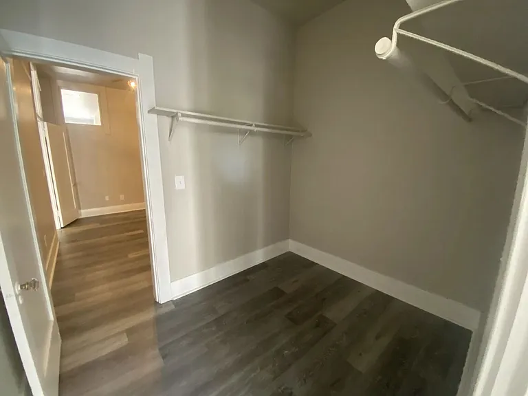 624 SE Main St — Photo 25