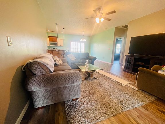 4th image of 846 Westlawn Drive