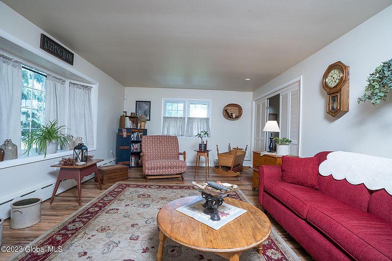 3rd image of 42 Garfield Road