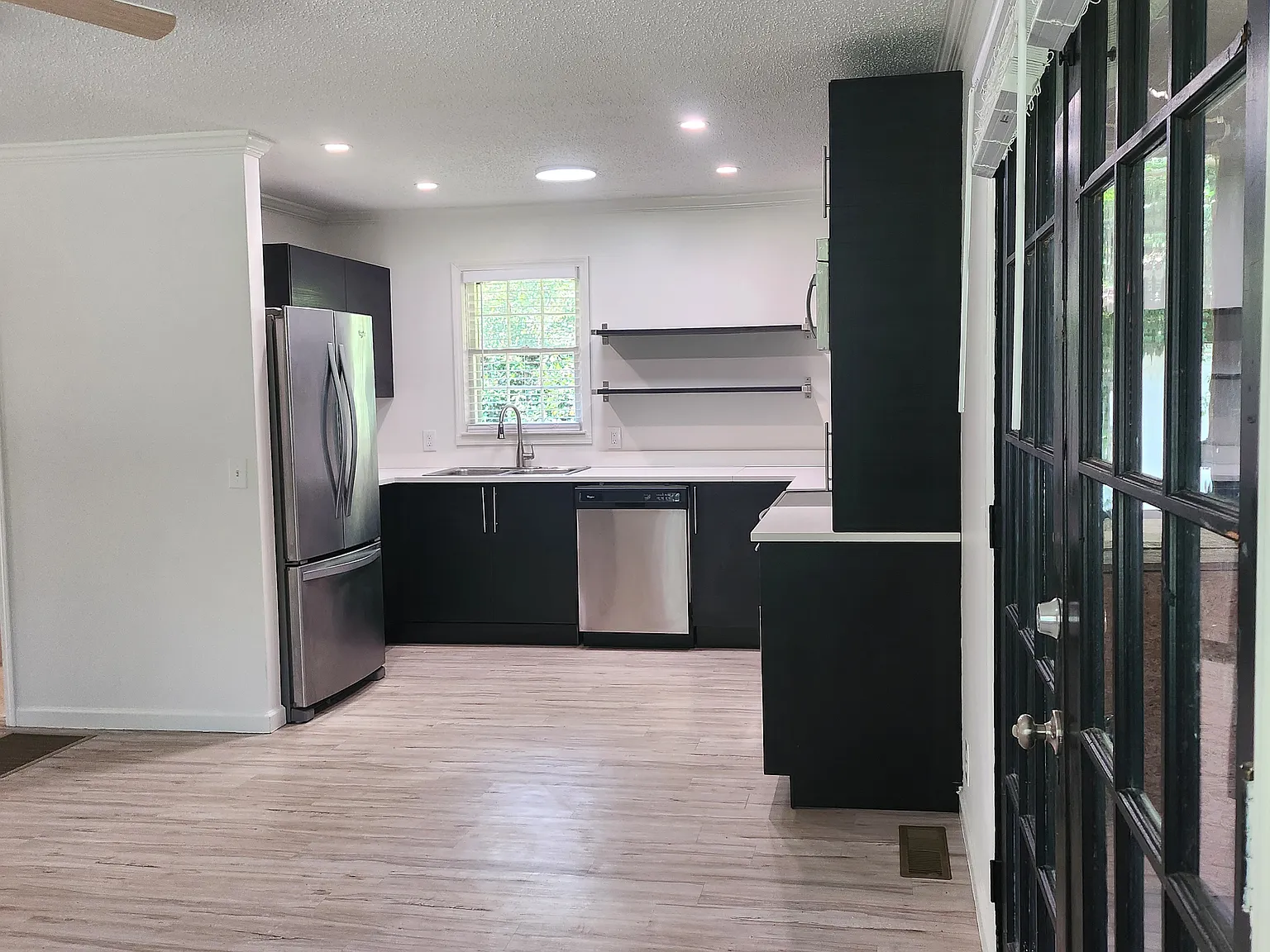 2 bed, 850 sqft, $1,650 — Photo 4