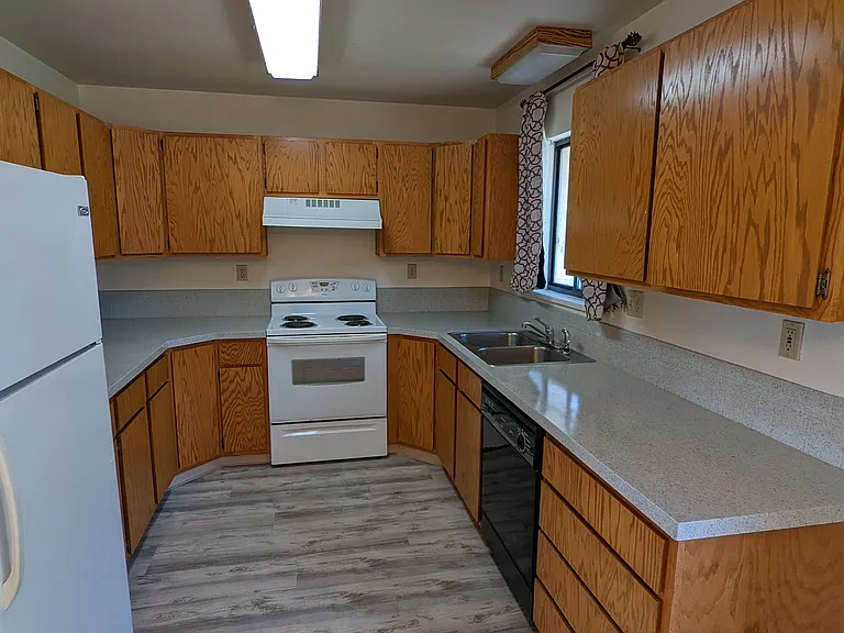 2257 London Way — Photo 5