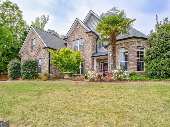 374 Persimmon Dr, Sharpsburg, GA 30277