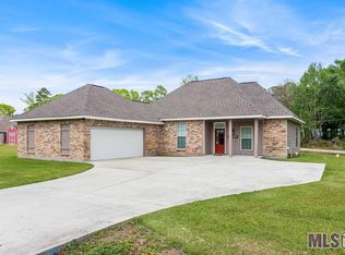 12865 Hodges Ln, Walker, LA 70785