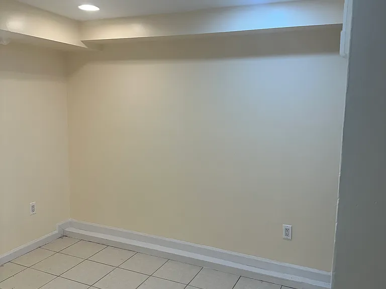 220 Neptune Ave #BASEMENT — Photo 5