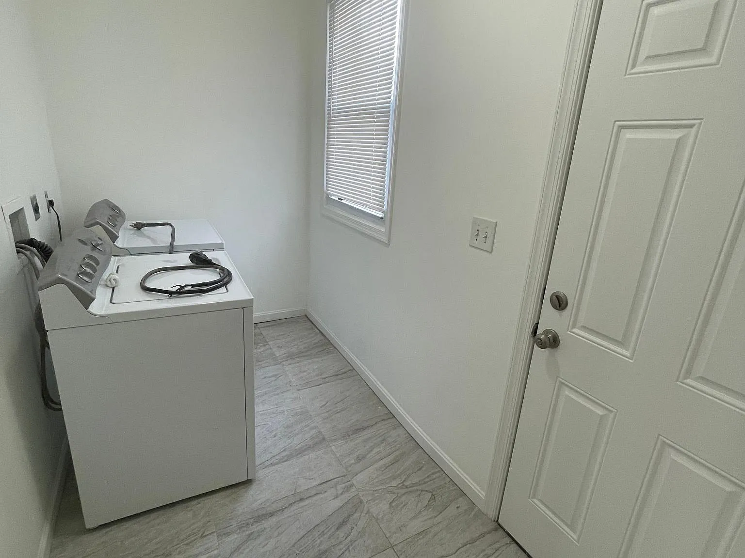 3 bed, 1.5 bath, 1400 sqft, $1,625 — Photo 3