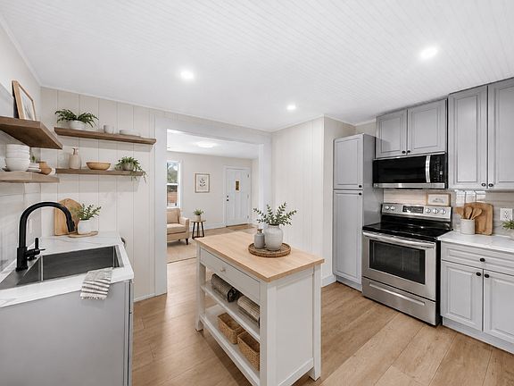 3rd image of 60 Lutie St