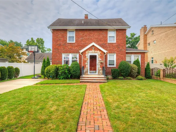 34 Duncan Place, Oceanside, NY 11572