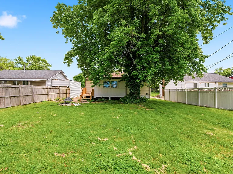 10519 Renfrew Dr — Photo 31