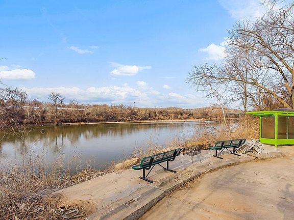 4th image of 4111 Frisbie Rd