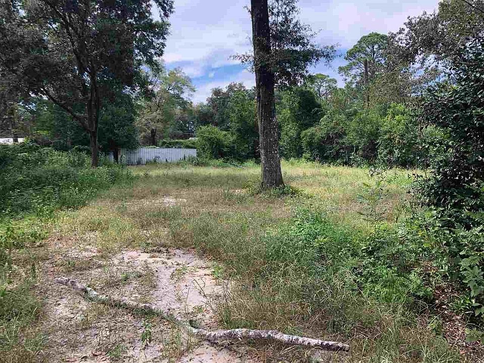 1st image of 5747 Pine Park Cir