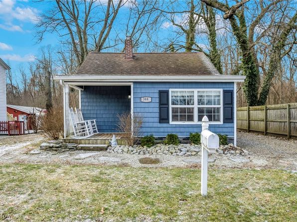 344 Canova Dr, Akron, OH 44319