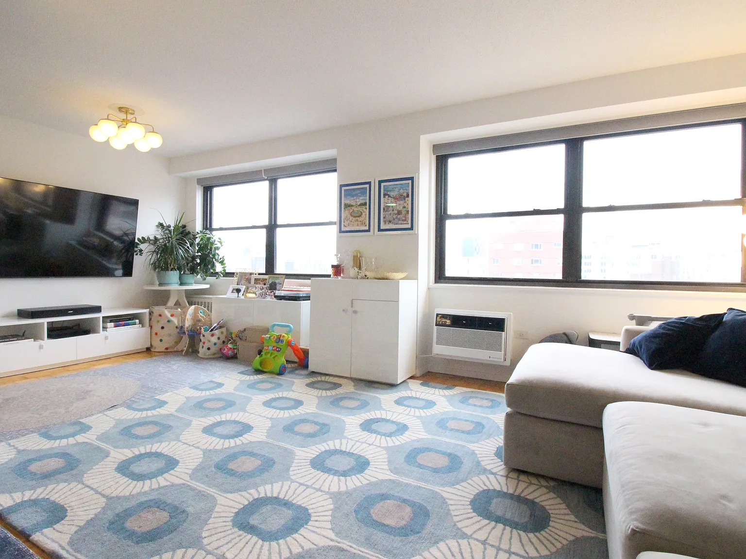 401 Second Avenue — Photo 2