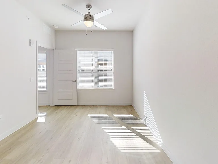 Park South — Photo 159