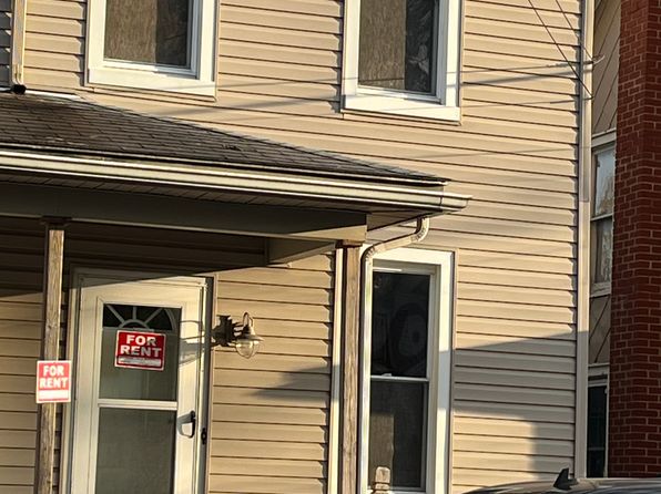 104 W Main St