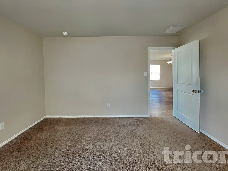 1876 Heather Glen Dr — Photo 5
