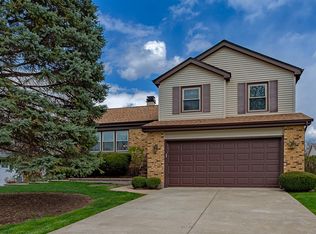 1037 Judy Dr, Elk Grove Village, IL 60007